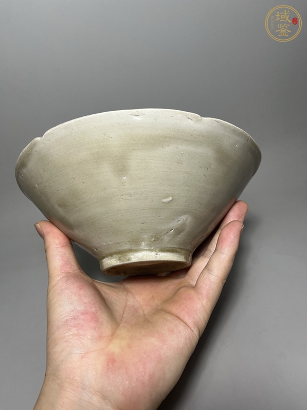 古玩陶瓷宋代 青釉六出筋斗笠碗真品鑒賞圖