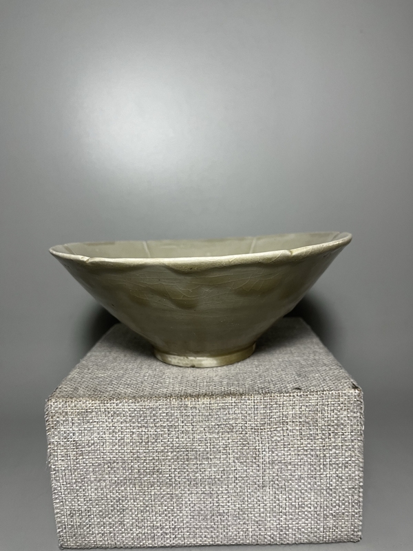 古玩陶瓷【館藏級(jí)精品】宋代 青釉六出筋葵口斗笠碗【級(jí)別高，升值空間大】拍賣，當(dāng)前價(jià)格0元