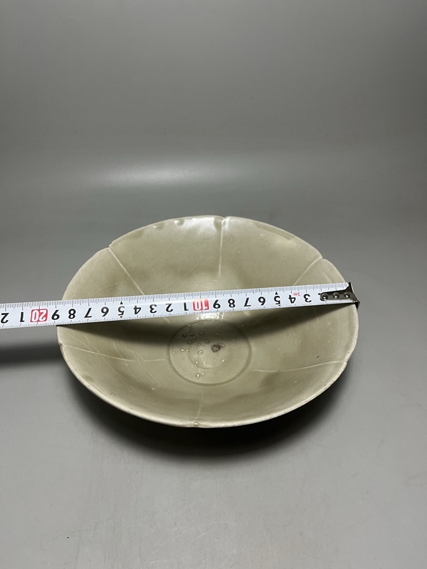古玩陶瓷【館藏級(jí)精品】宋代 青釉六出筋葵口斗笠碗【級(jí)別高，升值空間大】拍賣，當(dāng)前價(jià)格0元