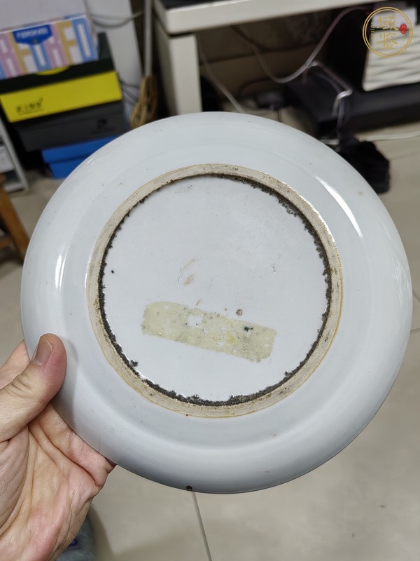 古玩陶瓷廣五彩人物臥足盤真品鑒賞圖