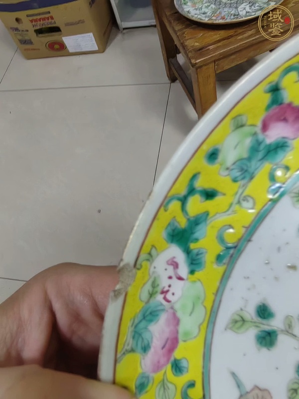 古玩陶瓷花鳥紋粉彩臥足盤真品鑒賞圖