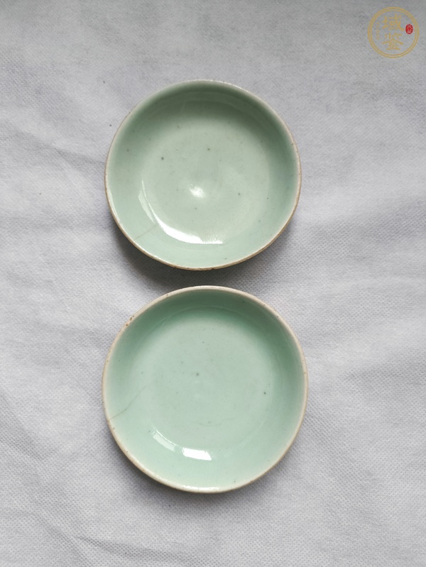 古玩陶瓷豆青釉盤真品鑒賞圖
