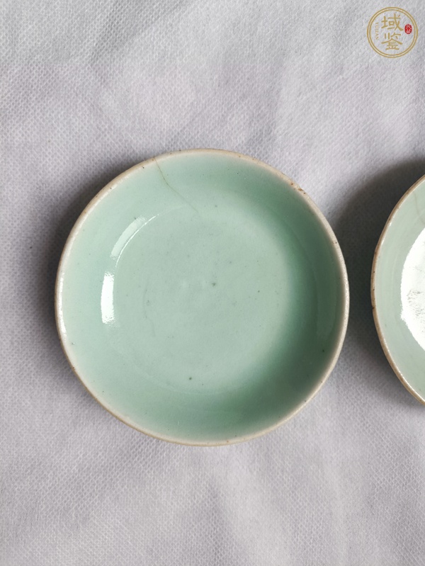 古玩陶瓷豆青釉盤真品鑒賞圖