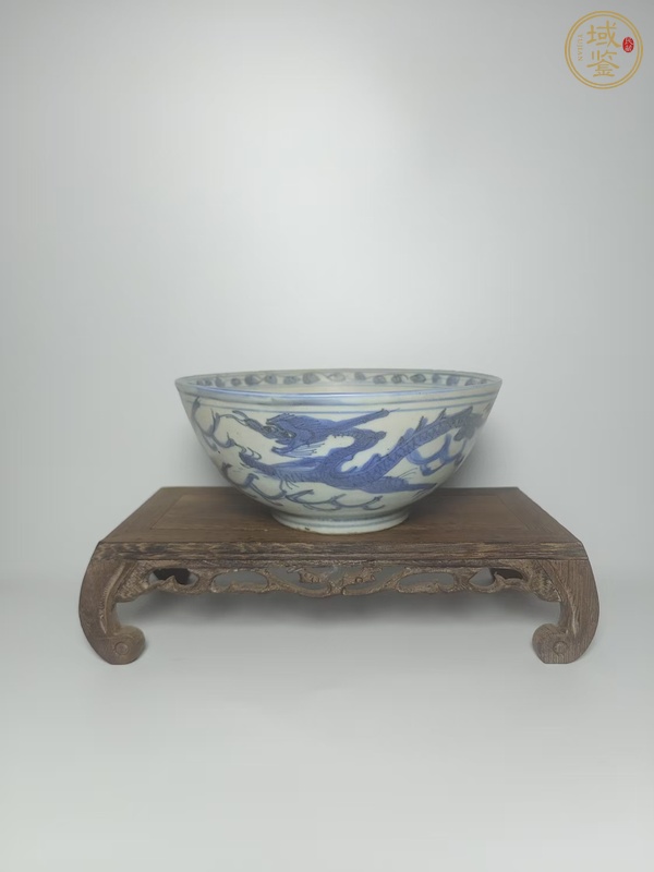 古玩陶瓷晚明青花龍鳳紋碗真品鑒賞圖