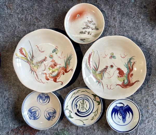 古玩陶瓷粉彩龍鳳紋盤拍賣，當(dāng)前價格290元
