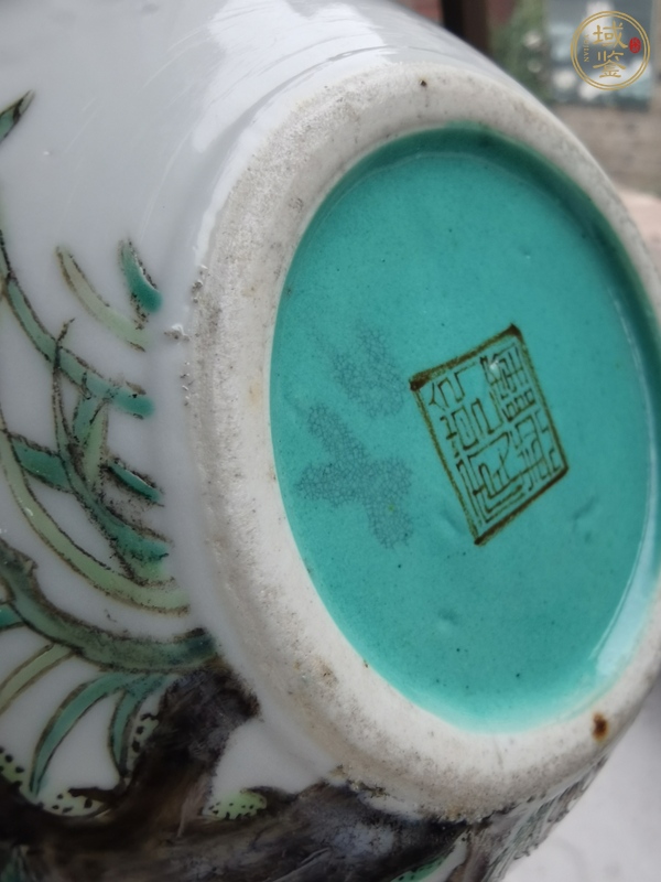 古玩陶瓷粉彩壽桃紋天球瓶真品鑒賞圖