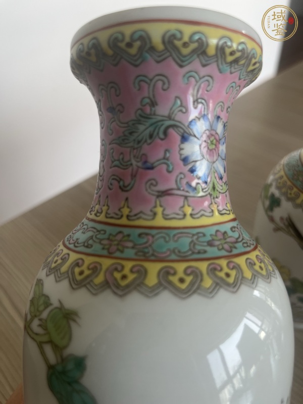 古玩陶瓷粉彩瓶真品鑒賞圖