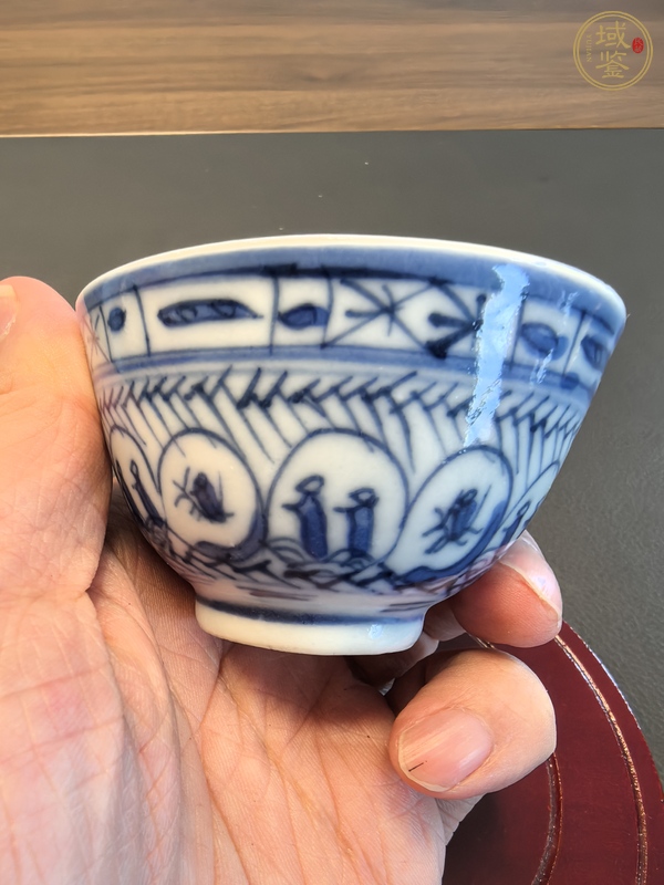 古玩陶瓷清中期青花杯真品鑒賞圖