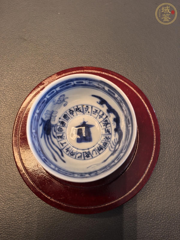 古玩陶瓷清中期青花杯真品鑒賞圖