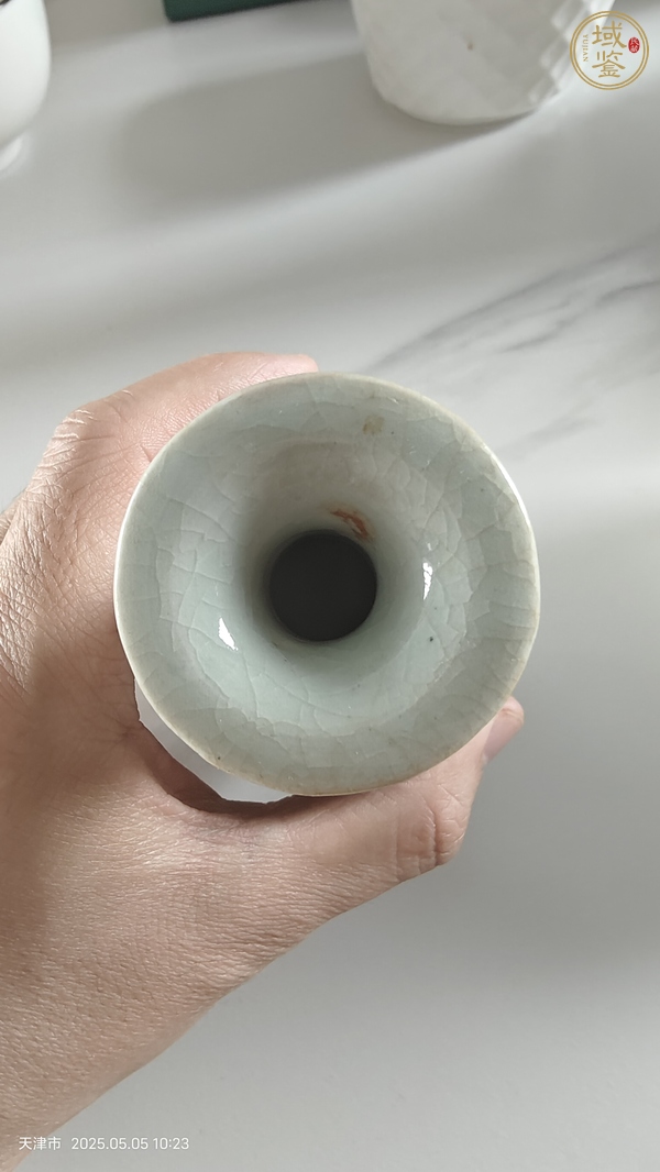 古玩陶瓷花卉紋青花瓶真品鑒賞圖