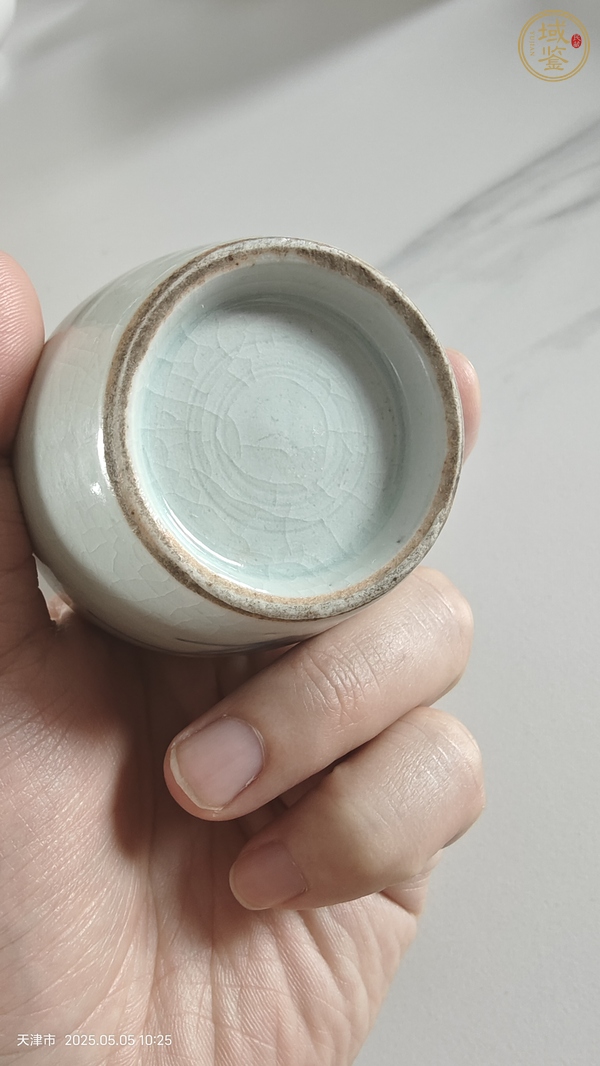 古玩陶瓷花卉紋青花瓶真品鑒賞圖