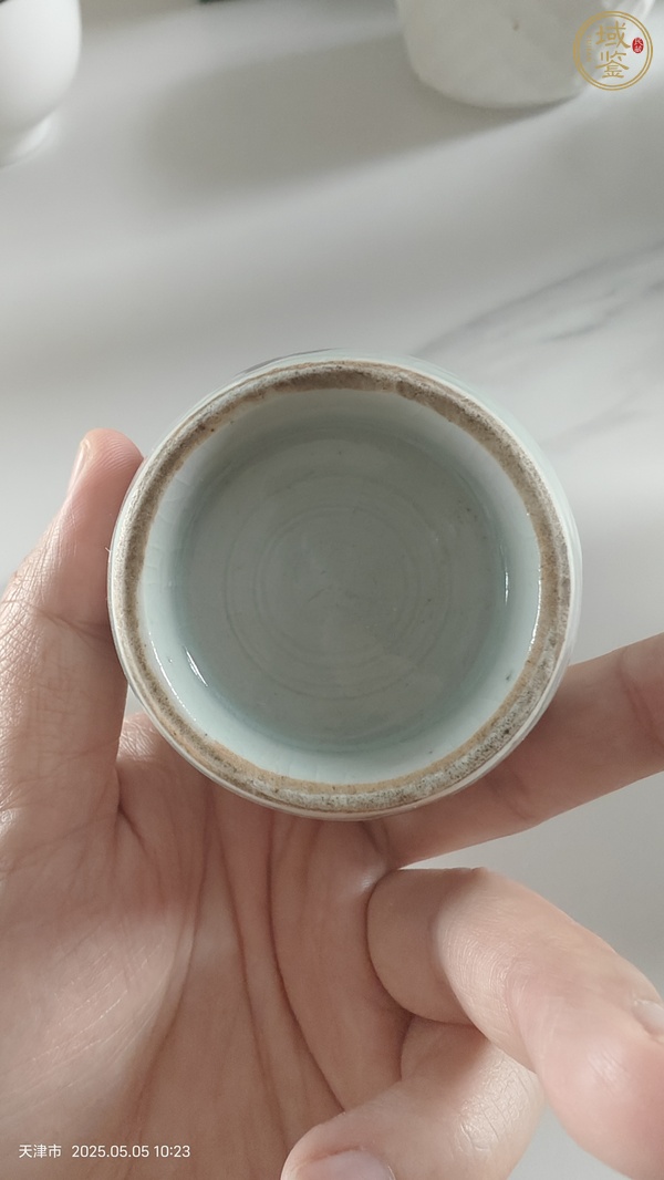 古玩陶瓷花卉紋青花瓶真品鑒賞圖