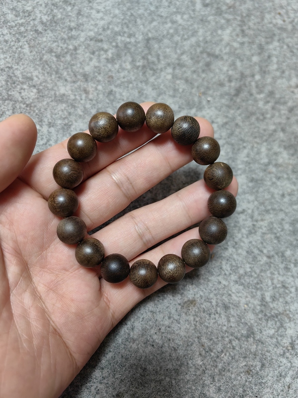 古玩雜項(xiàng)沉香手串拍賣，當(dāng)前價(jià)格1666元