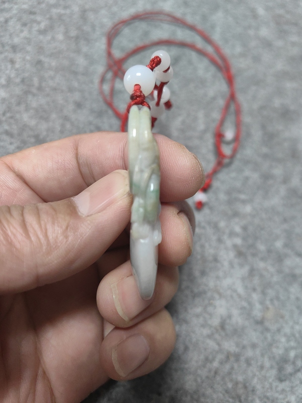 古玩玉器天然翡翠雕“龍紋掛件”拍賣，當前價格2888元