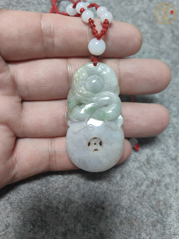 古玩玉器天然翡翠雕“龍紋掛件”真品鑒賞圖