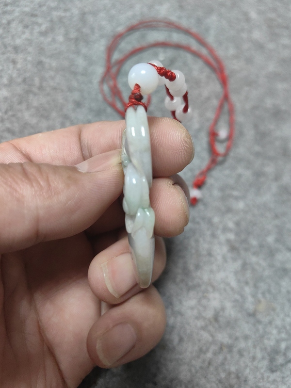 古玩玉器天然翡翠雕“龍紋掛件”拍賣，當前價格2888元