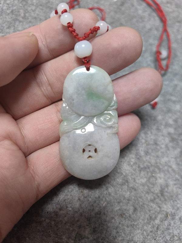 古玩玉器天然翡翠雕“龍紋掛件”拍賣,當前價格2888元