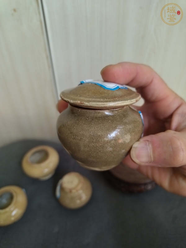 古玩陶瓷龍泉青瓷蓋罐真品鑒賞圖