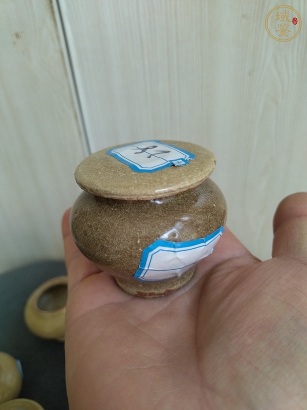 古玩陶瓷龍泉青瓷蓋罐真品鑒賞圖