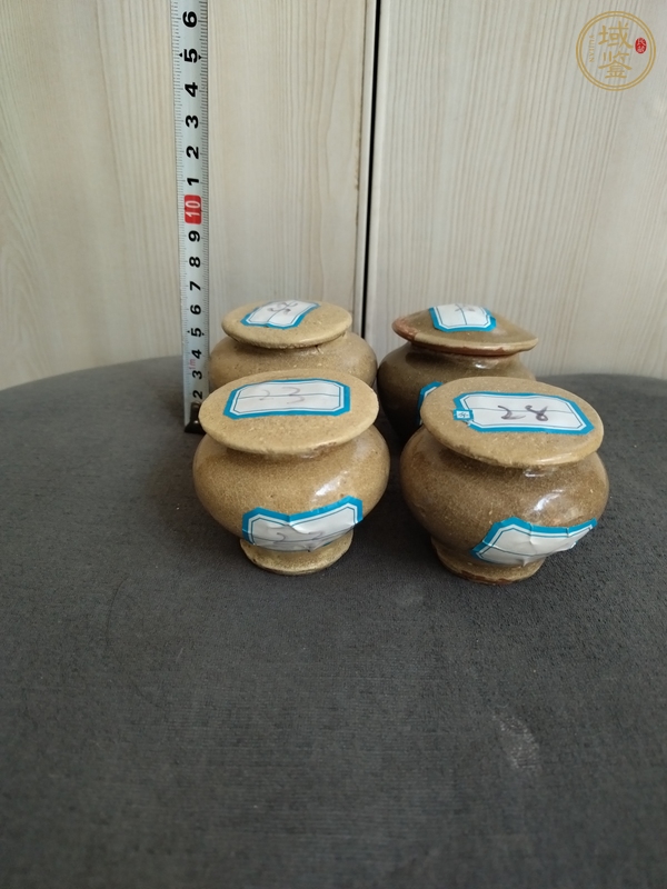 古玩陶瓷龍泉青瓷蓋罐真品鑒賞圖