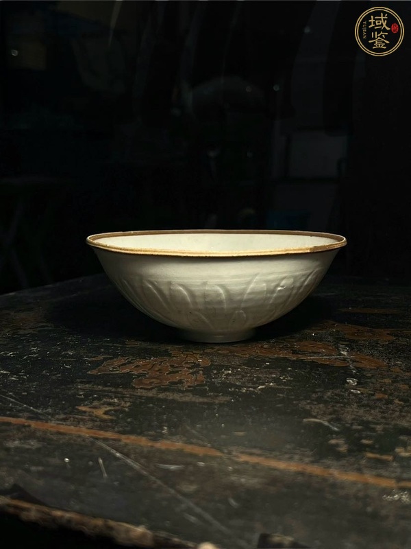 古玩陶瓷青白釉刻仰蓮紋碗真品鑒賞圖