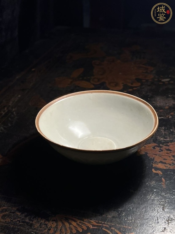 古玩陶瓷青白釉刻仰蓮紋碗真品鑒賞圖