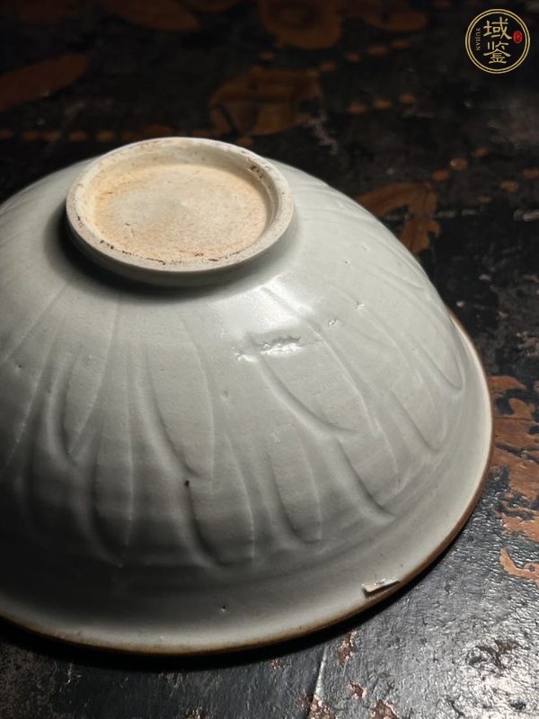 古玩陶瓷青白釉刻仰蓮紋碗真品鑒賞圖