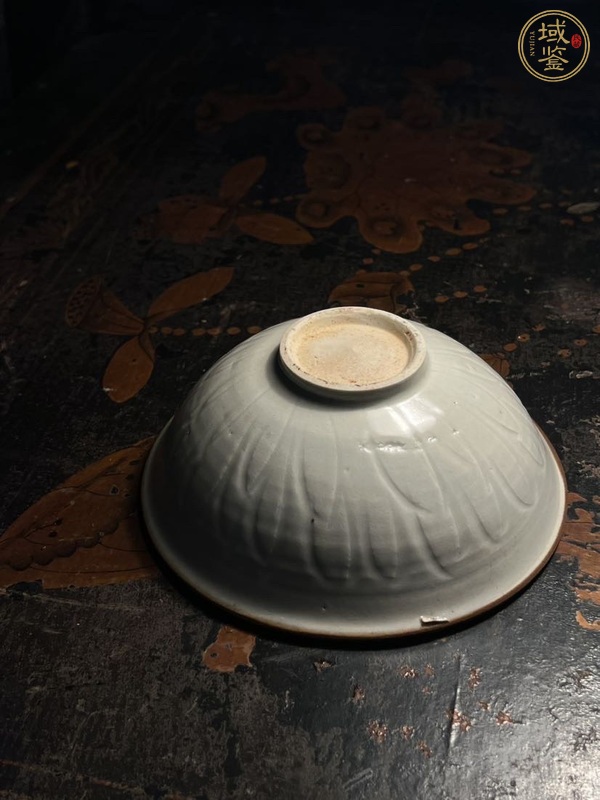 古玩陶瓷青白釉刻仰蓮紋碗真品鑒賞圖