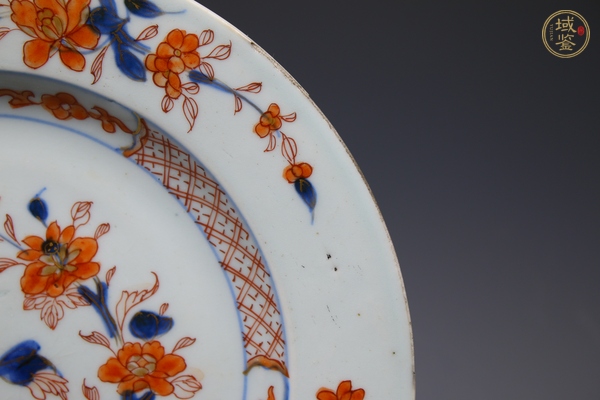 古玩陶瓷清康熙·青花礬紅描金洞石花卉紋盤真品鑒賞圖