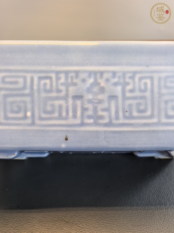 古玩陶瓷天藍(lán)釉刻夔龍紋四方花盆真品鑒賞圖