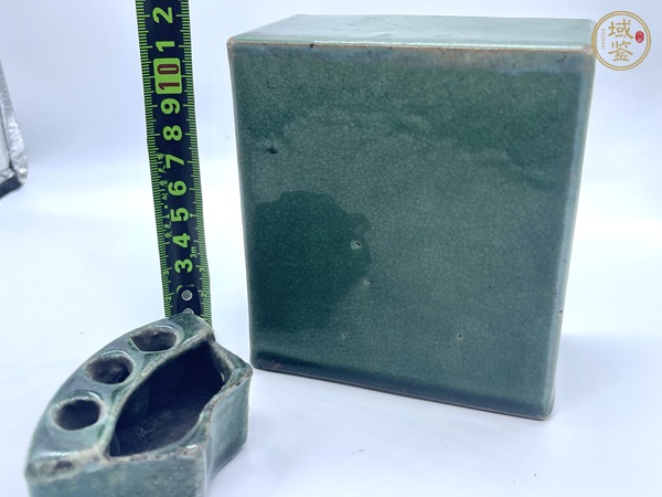 古玩陶瓷綠釉筆插真品鑒賞圖