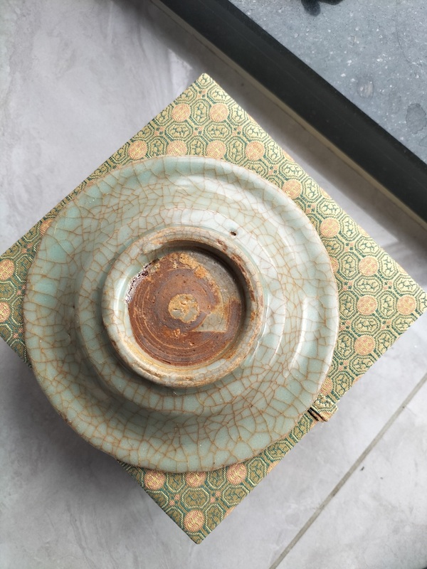 古玩陶瓷優(yōu)品明早期龍泉窯帝皇綠翡翠玉化官釉盤(pán)拍賣(mài)，當(dāng)前價(jià)格180000元