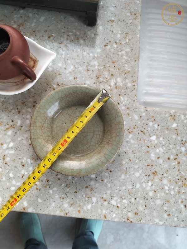 古玩陶瓷龍泉窯青釉盤真品鑒賞圖