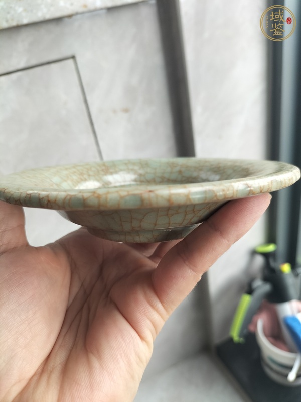 古玩陶瓷龍泉窯青釉盤真品鑒賞圖