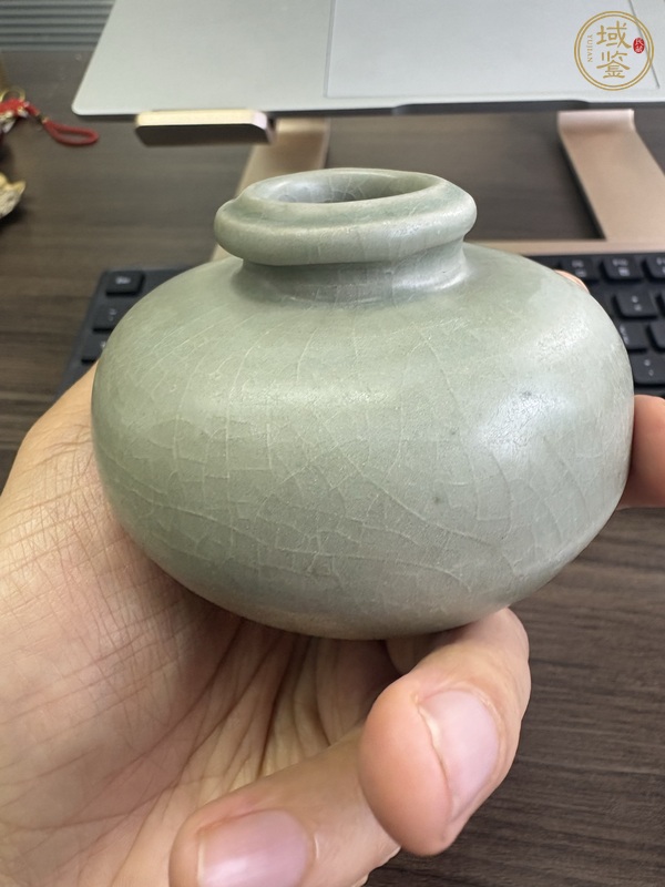 古玩陶瓷龍泉青瓷水盂真品鑒賞圖