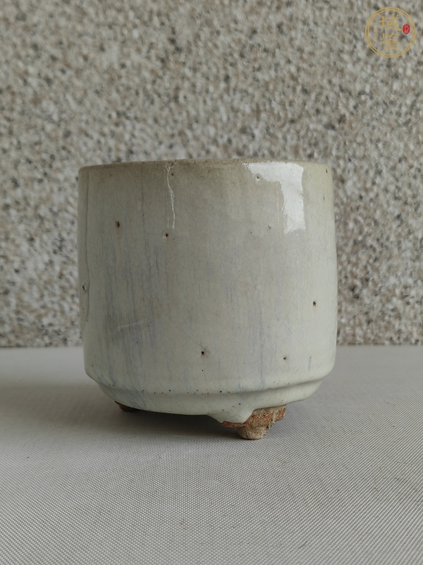 古玩陶瓷鈞釉三足爐真品鑒賞圖