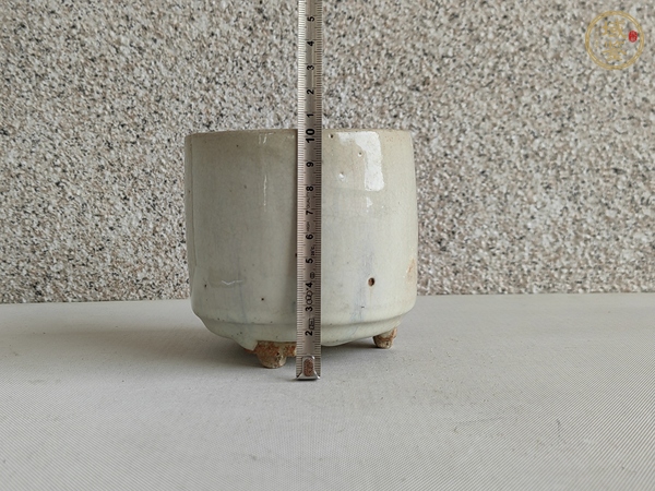 古玩陶瓷鈞釉三足爐真品鑒賞圖