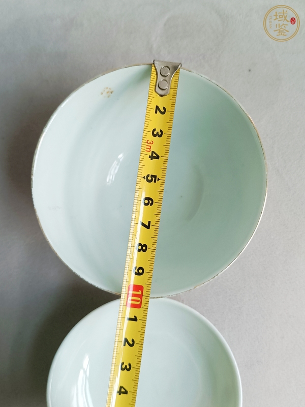 古玩陶瓷礬紅彩花卉紋蓋碗真品鑒賞圖