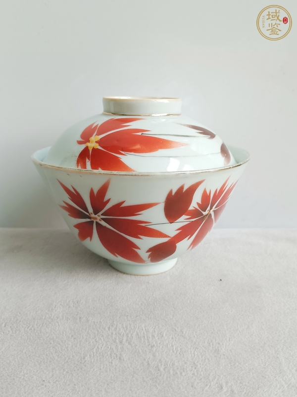 古玩礬紅彩花卉紋蓋碗真品鑒賞圖