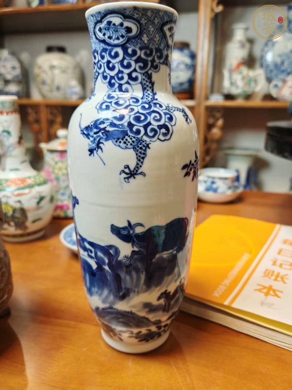 古玩陶瓷青花瓶真品鑒賞圖