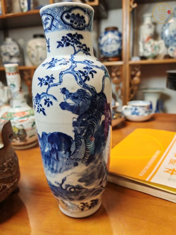 古玩陶瓷青花瓶真品鑒賞圖