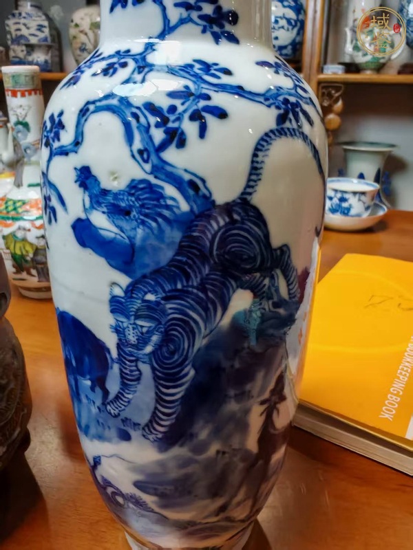 古玩陶瓷青花瓶真品鑒賞圖