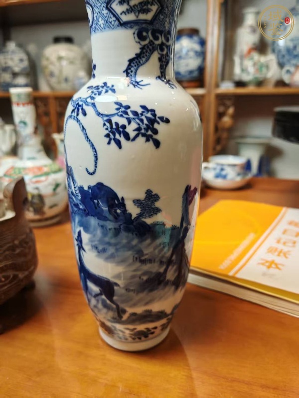 古玩陶瓷青花瓶真品鑒賞圖