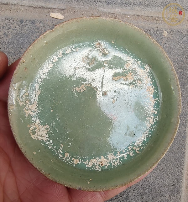 古玩陶瓷華寧窯青釉盤真品鑒賞圖