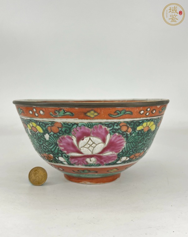古玩陶瓷粉彩花卉紋茶碗真品鑒賞圖