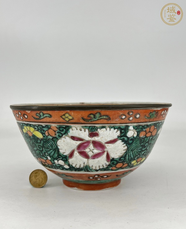 古玩陶瓷粉彩花卉紋茶碗真品鑒賞圖