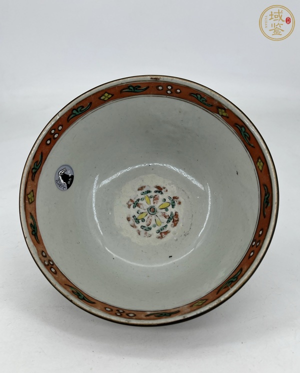 古玩陶瓷粉彩花卉紋茶碗真品鑒賞圖