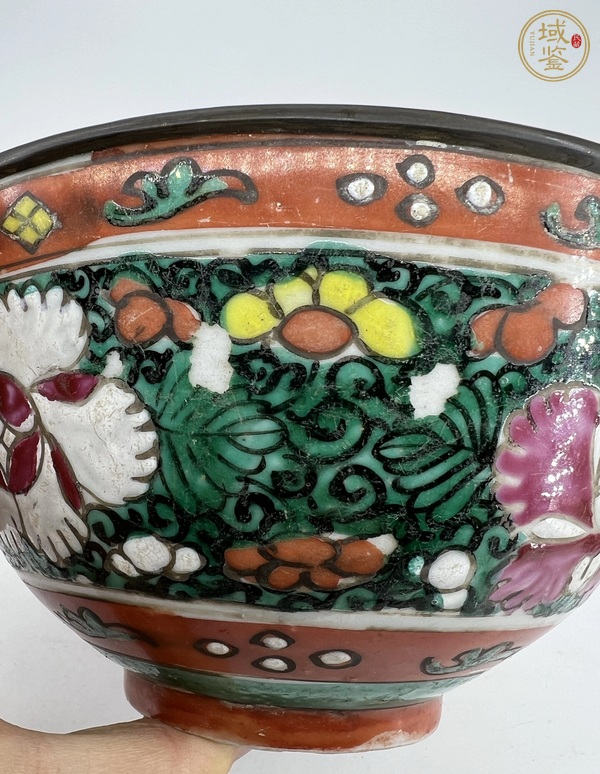 古玩陶瓷粉彩花卉紋茶碗真品鑒賞圖