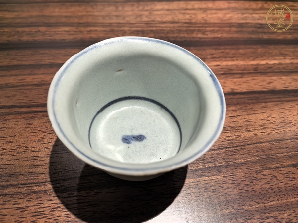古玩陶瓷青花花卉紋杯真品鑒賞圖