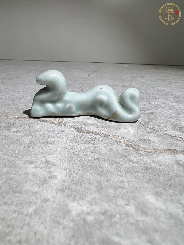 古玩陶瓷豆青釉筆架真品鑒賞圖